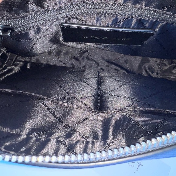 Michael Kors Crossbody Cooper Utility Bag MK Signature Stripe Chambray - Picture 8 of 12